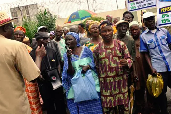 Lagos Pays Pension Bonds to 798 Retirees